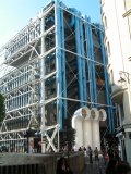 Pompidou - Barák má všechny trubky z venku